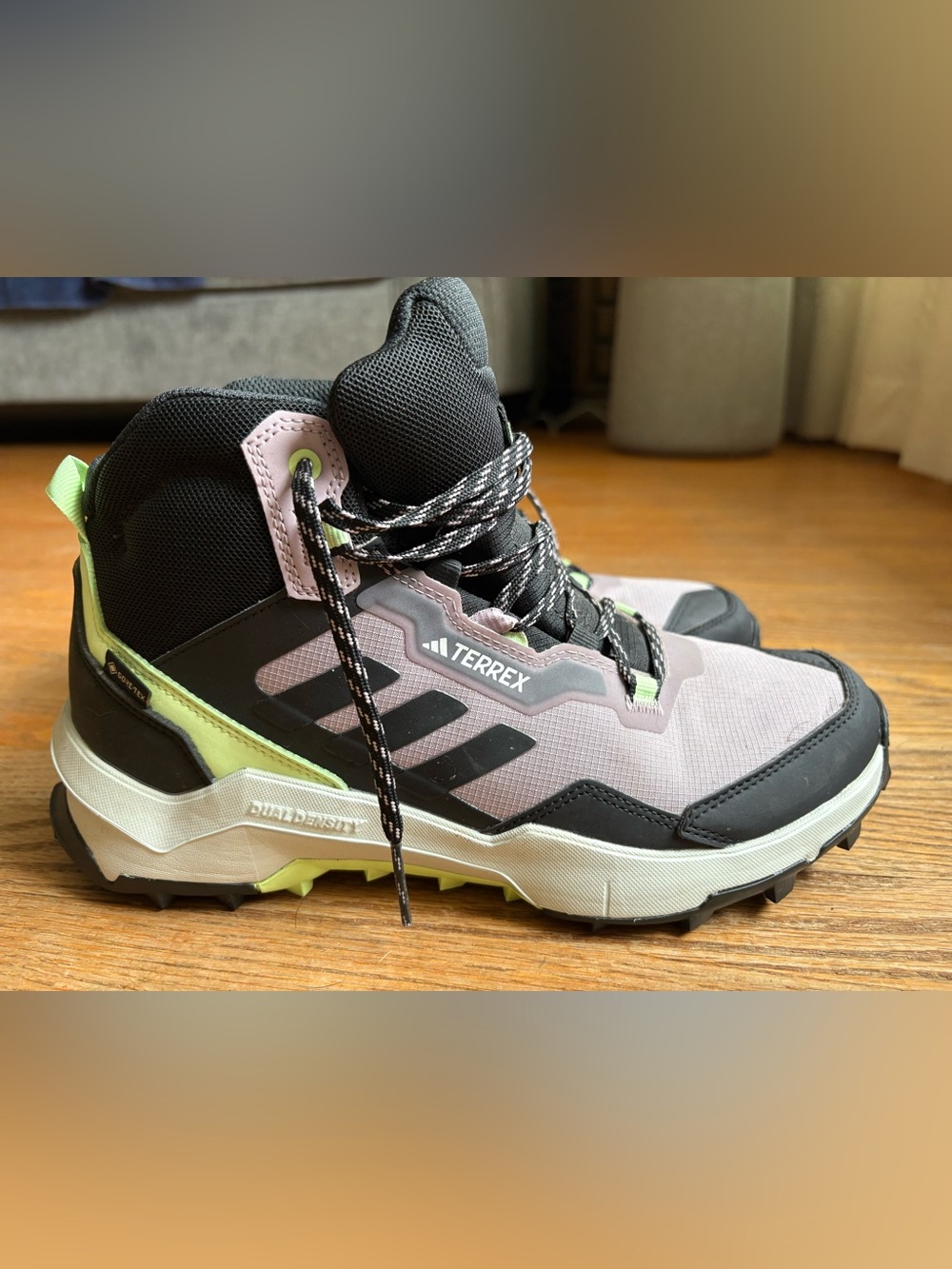 Adidas Women’s Terrex AX4 Mid GORE-TEX Hiking Boots Size 8 EUC